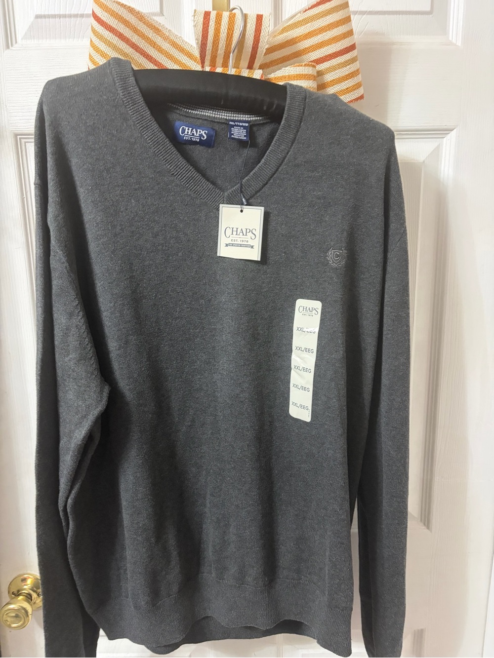 Chaps Men's V-Neck Sweater in Charcoal